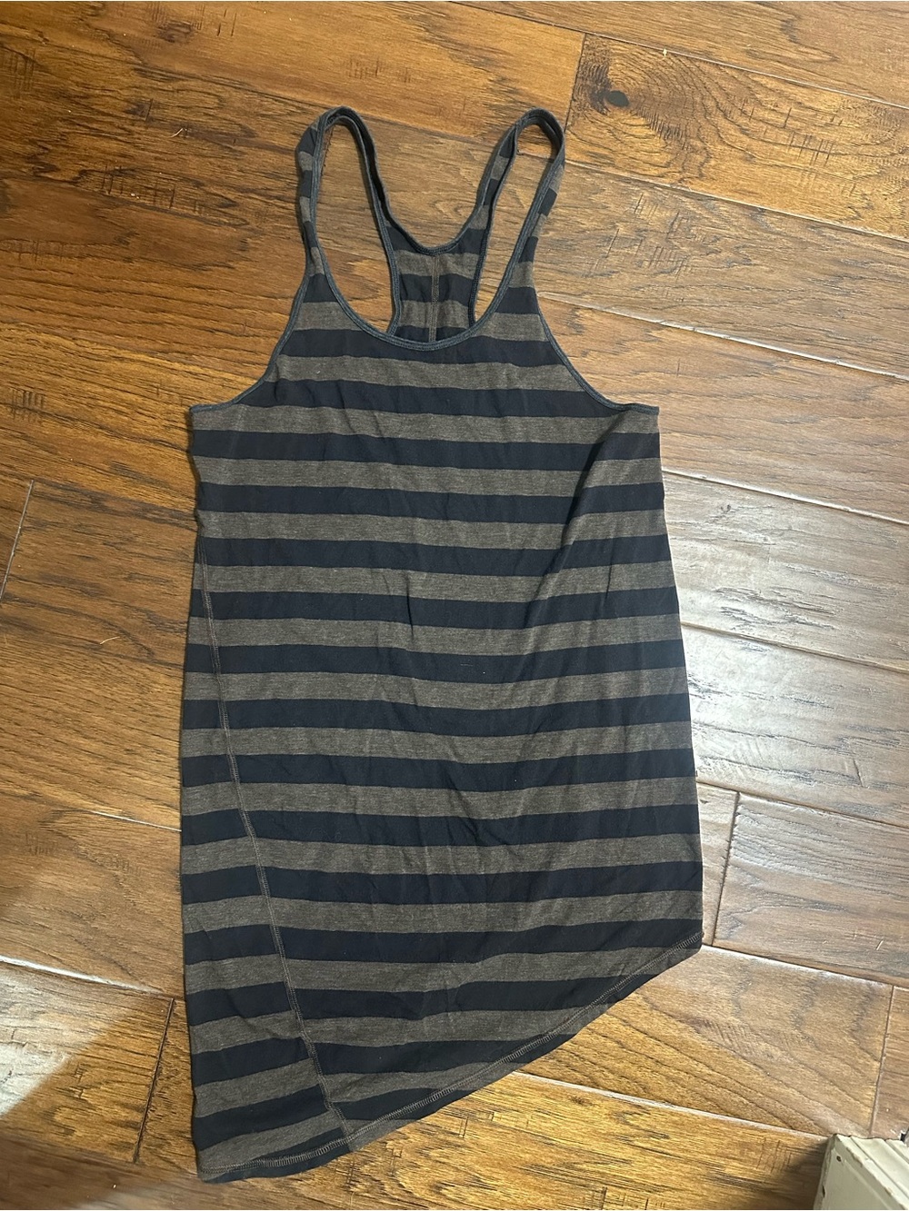 Lululemon Torque Tank - Picture 5 of 7